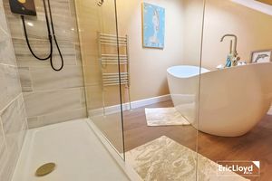 Photo 23- click for photo gallery